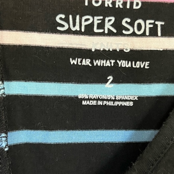 Torrid top - Picture 2 of 2